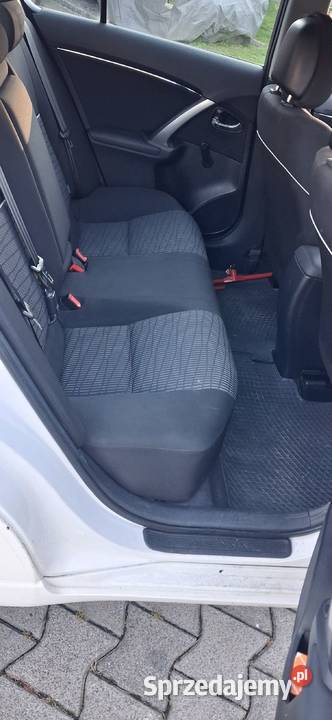 Toyota Avensis T27 sedan 20d 127 2014r Salon nieuszkodzony śląskie Cieszyn
