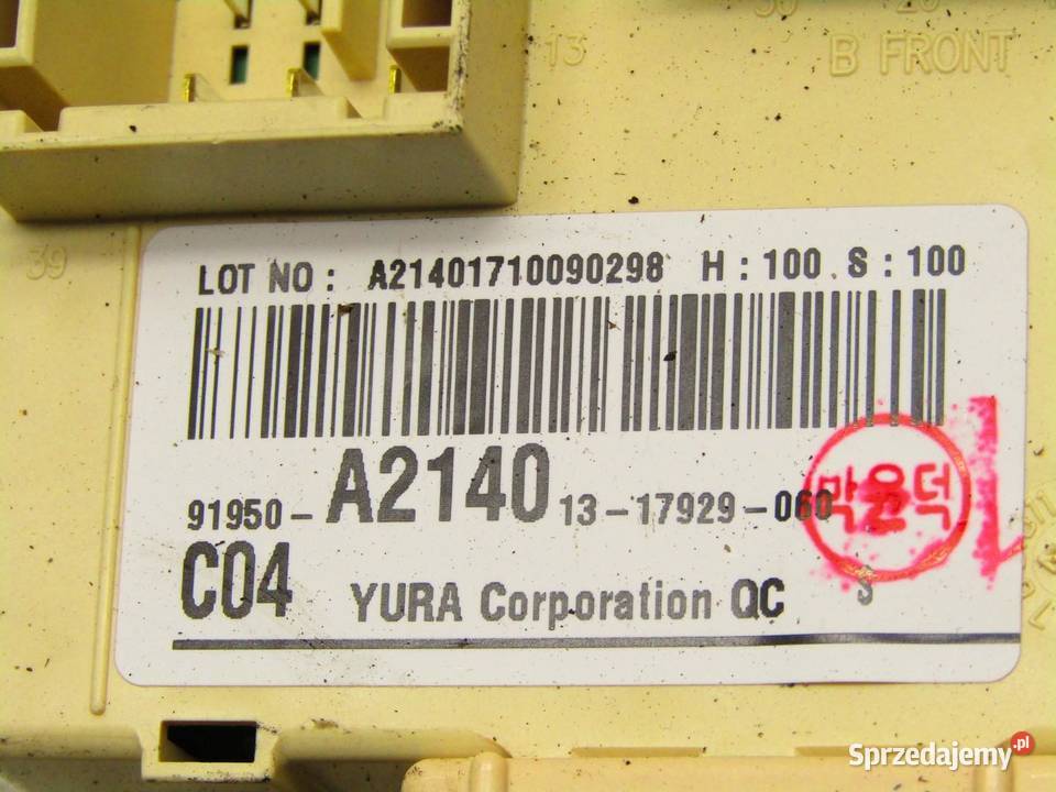 SKRZYNKA BEZPIECZNIKÓW 16 CRDI KIA CEED II LIFT osobowe