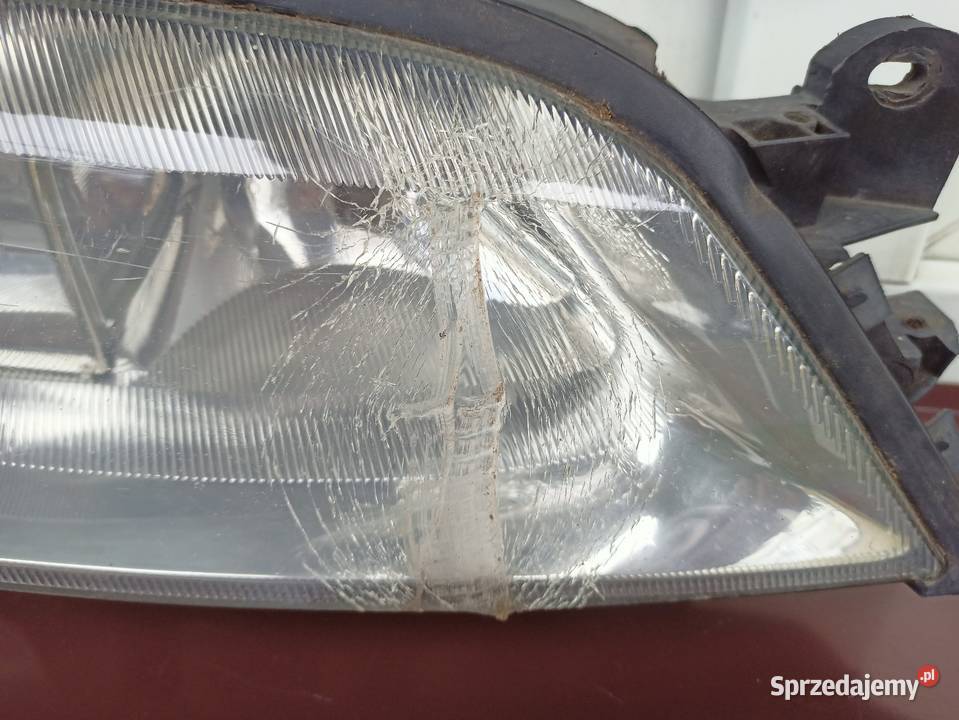 Opel Vectra B LIFT FL lampa przednia prawa osobowe Sieradz