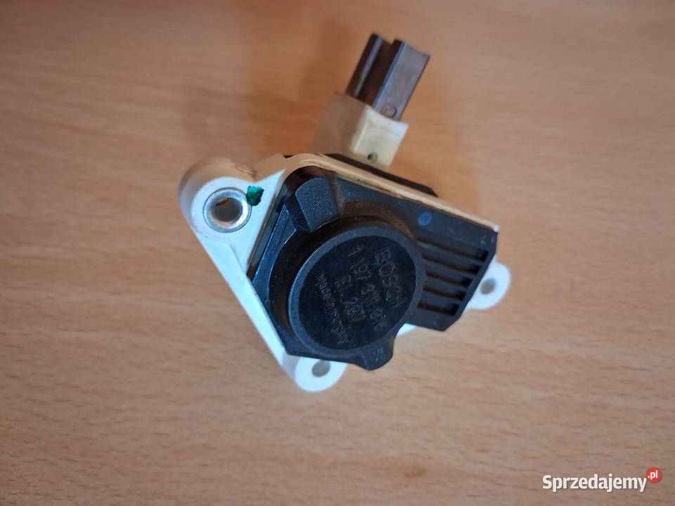 Regulator napiecia bosch 28V Hungary Poraj sprzedam