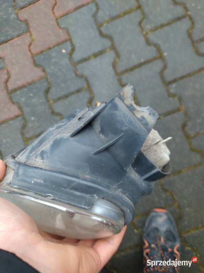 LAMPA troche ułamana PRZEDNIA PRAWA PEUGEOT 406 Zahajki-Kolonia