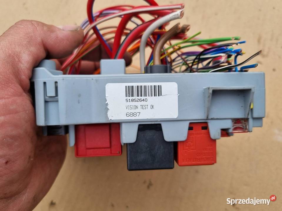 SKRZYNKA BEZPIECZNIKÓW DELTA III 20 JTD 51852640 Skrzynki bezpieczników sprzedam