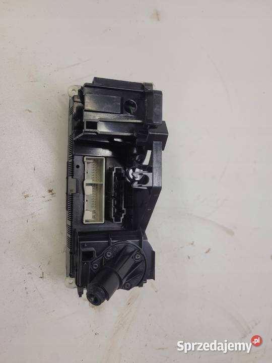 PANEL KLIMATRONIK AUDI A3 8P LIFT VW 3C2820045A Przystajń