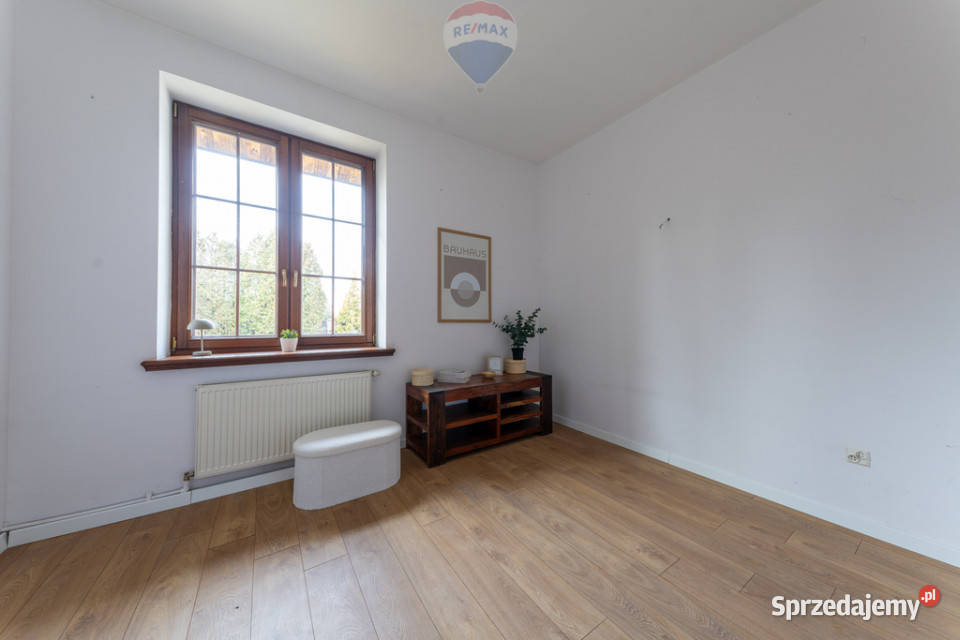 PARTEROWY DOM PEŁEN PRZESTRZENI I ŚWIATŁA Łomianki Dolne