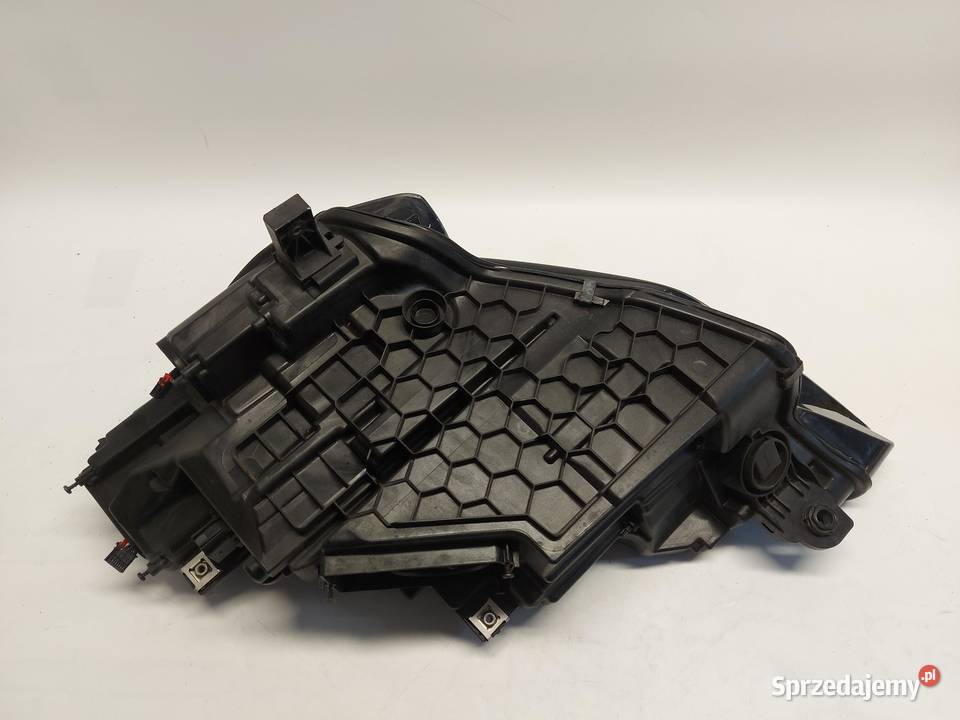 Audi Q8 ETRON SUV 4KE reflektor lampa prawa osobowe Lampy przednie sprzedam