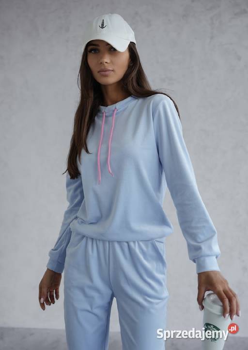 Damski welurowy dres pastelowy niebieski LXL Odzież sportowa sprzedam