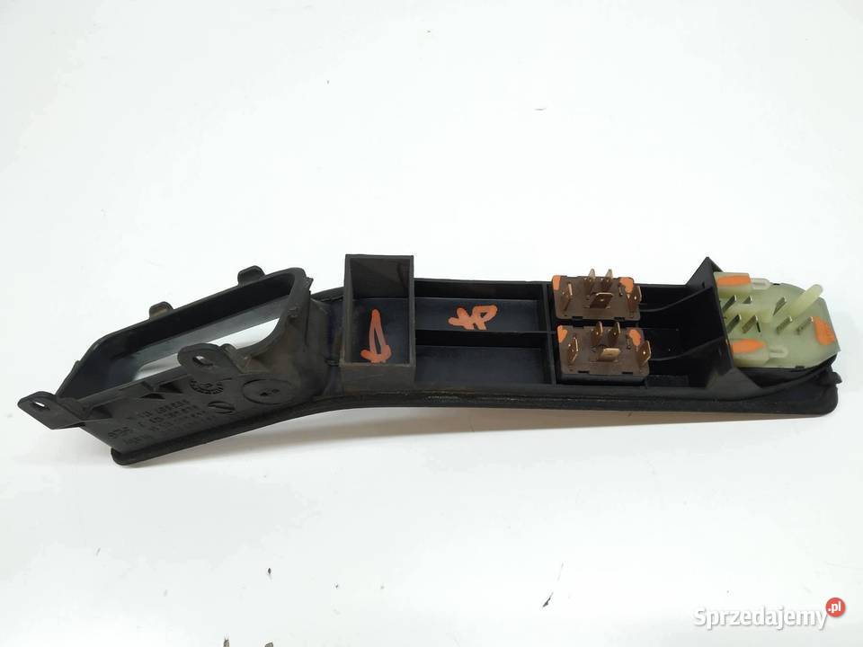 PRZEŁĄCZNIK SZYB LEWY PRZÓD 893959565 Audi 80 IV Motoryzacja