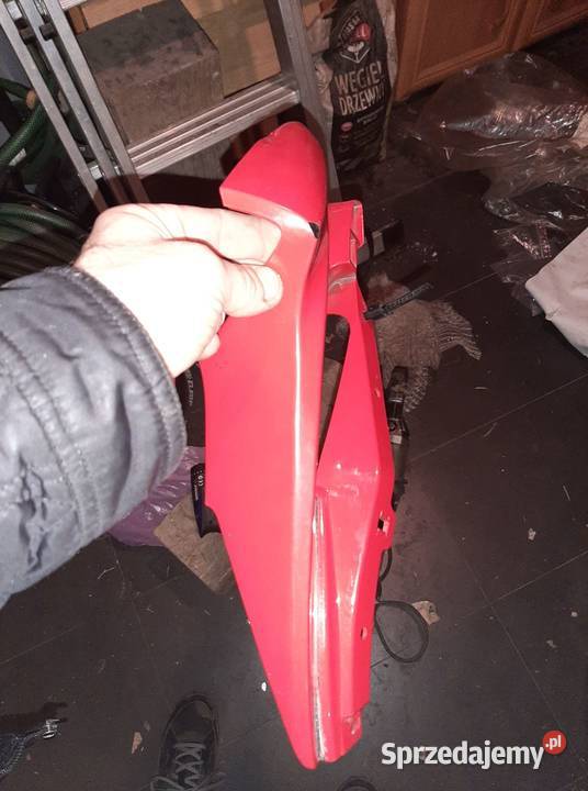 Honda CBR125R Osłona prawego reflektora Różan