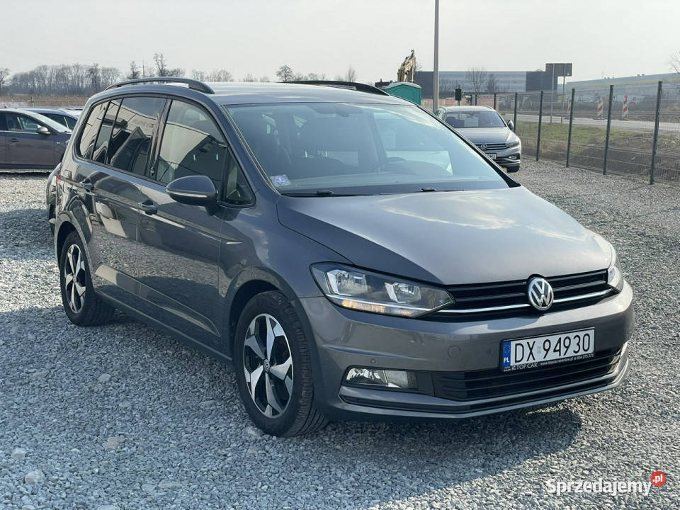Volkswagen Touran 14 TSI 150 2017r ACC Front