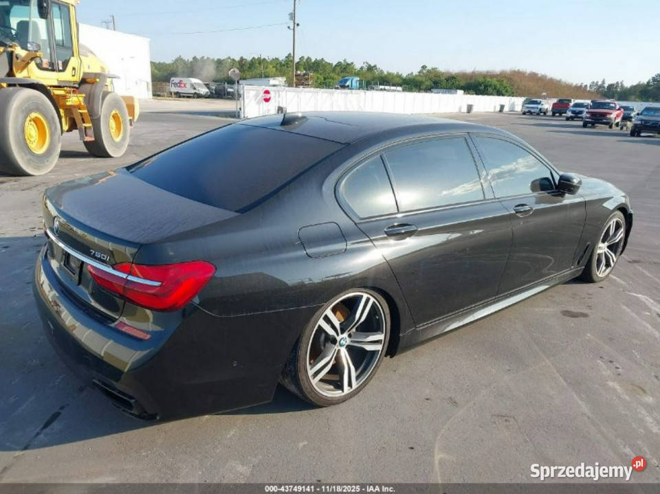 BMW 750 44 V8 450 M Pakiet Long Wentyle Kam 360 Rok produkcji 2016 Gdynia