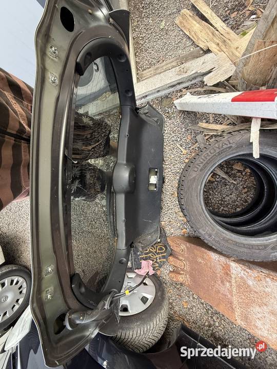Klapa tylna Nissan Juke kompletna sprzedam