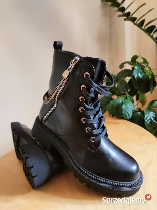 Botki workery sznurowane