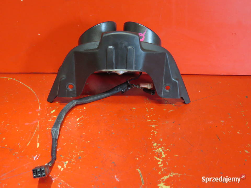 SUZUKI GSR 600 GSR600 K10 09 lampa tył tylna