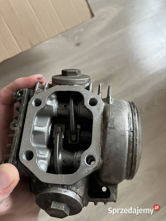 Cylinder tłok głowica gaźnik Chruślin