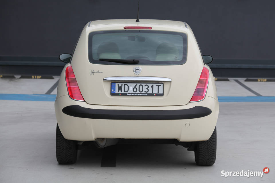 Lancia Ypsilon 12