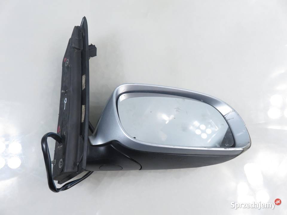 LUSTERKO PRAWE VW TOURAN I LA7W