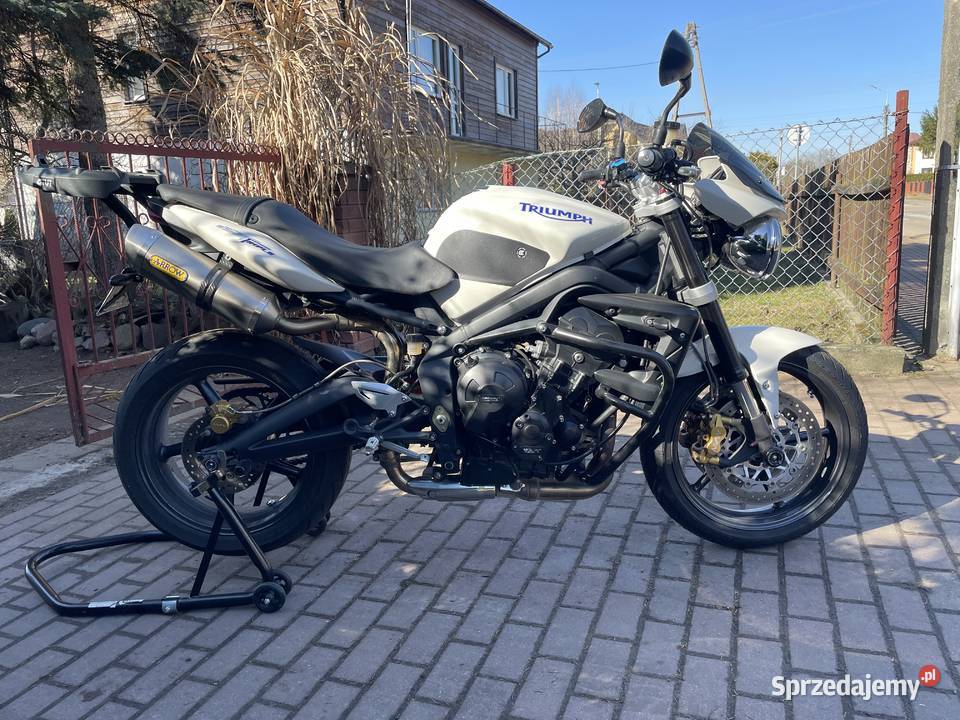 Triumph Street Triple 675 salon dodatki stan kupiony w polskim salonie Bielsk Podlaski sprzedam