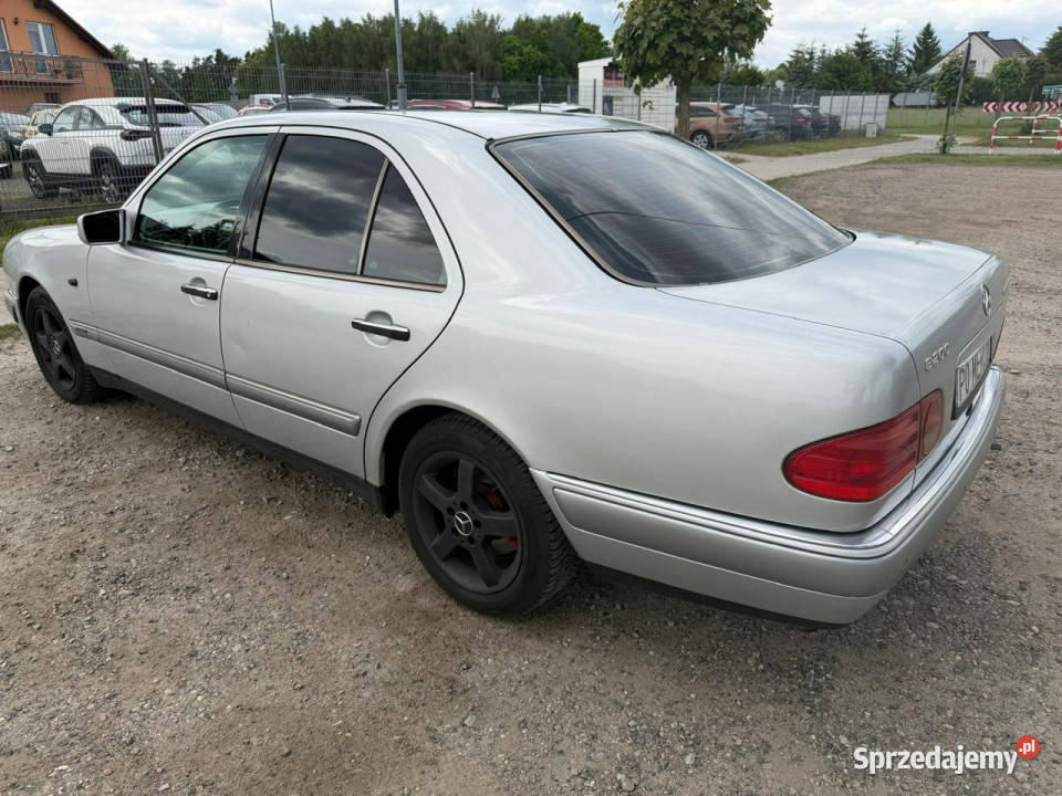 Mercedes E 200 gaz LPG zarejestrowany W210 Zbąszyń
