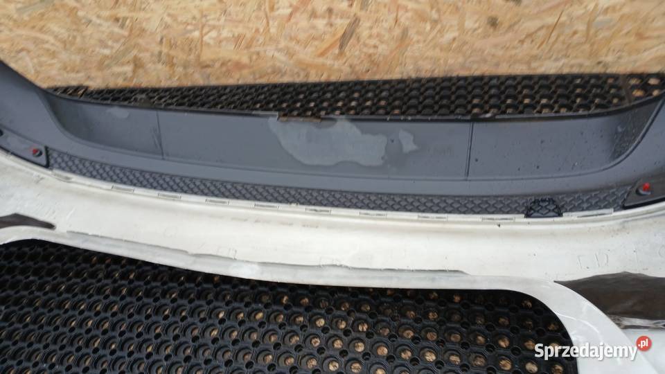 FORD FOCUS MK3 HB ZDERZAK TYŁ FB osobowe Zbierkowo sprzedam