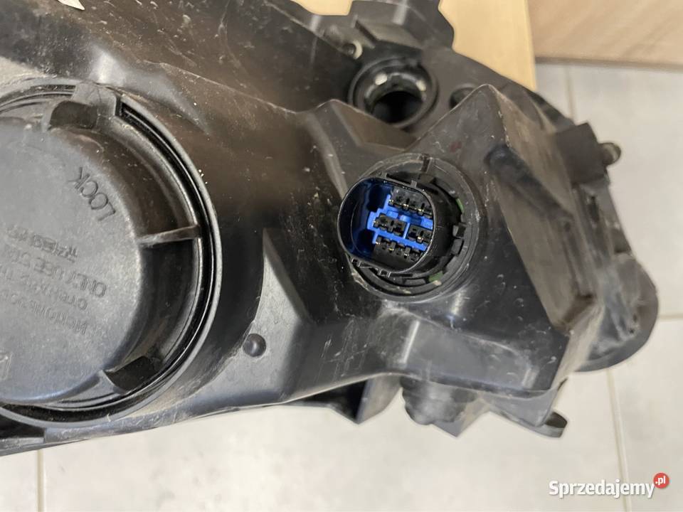 Hyundai i40 lift reflektor przód zwykły Lampy przednie Kozubszczyzna sprzedam