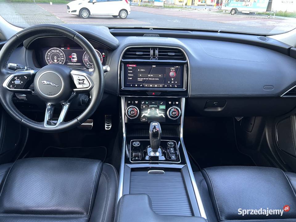 Jaguar XE II 20d Full Virtual Led Meridian 2000cm3 Rzeszów