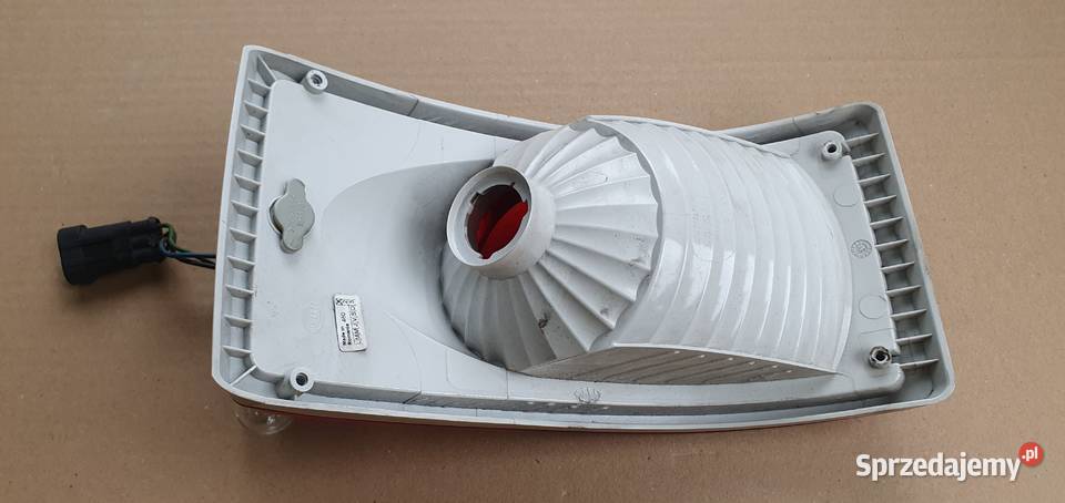 AUTOBUS LAMPA TYŁ HELLA CZERWONA ZWYKŁA lampy tylne