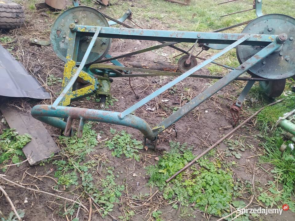 Pług 2 skibowy przewracają do siana Niedarczów Górny-Kolonia sprzedam