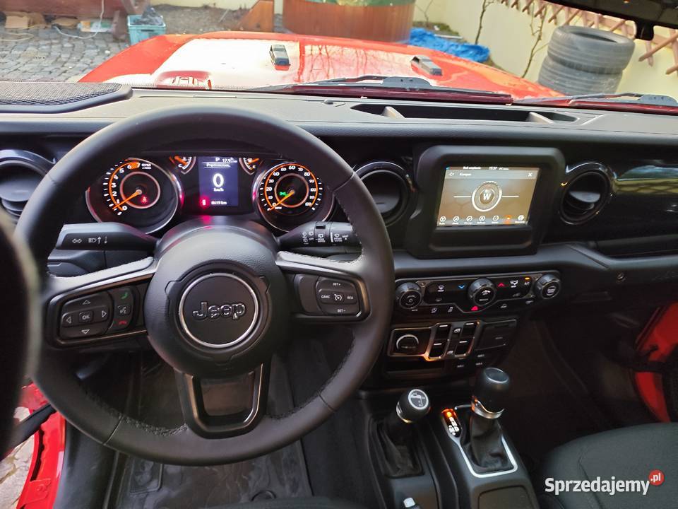 Jeep Wrangler Unlimited 36 V6 automat igła Nowe Chechło