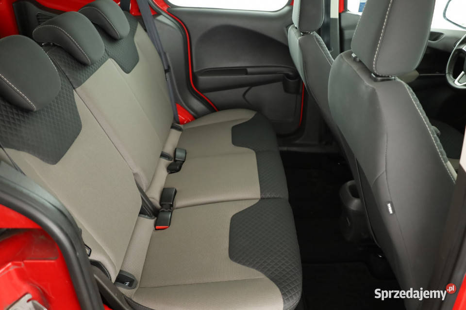 Ford Transit Courier 10 EcoBoost klimatyzacja