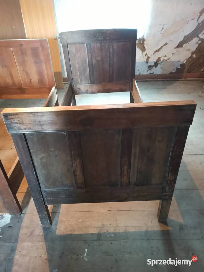 Starodawne drewniane łóżka antyki Meble Wieluń