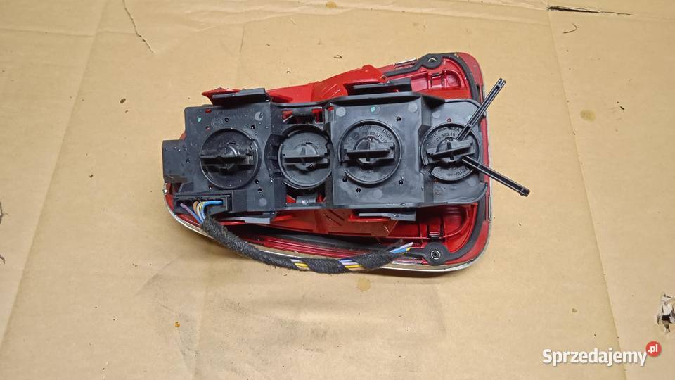MINI COOPER R56 LAMPA TYŁ PRAWA Światła stop Zbierkowo