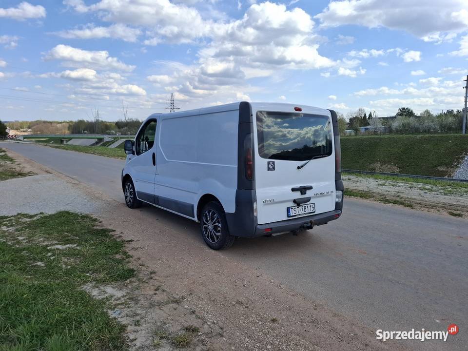 Opel vivaro 19 100 2004 6 biegów kamera przód I 308000km Starachowice