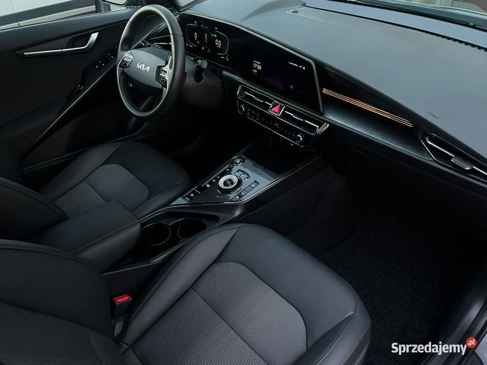 Kia Niro 16 GDI 6DCT HEV 2WD 136 Wersja L Salon szary Piotrków Trybunalski