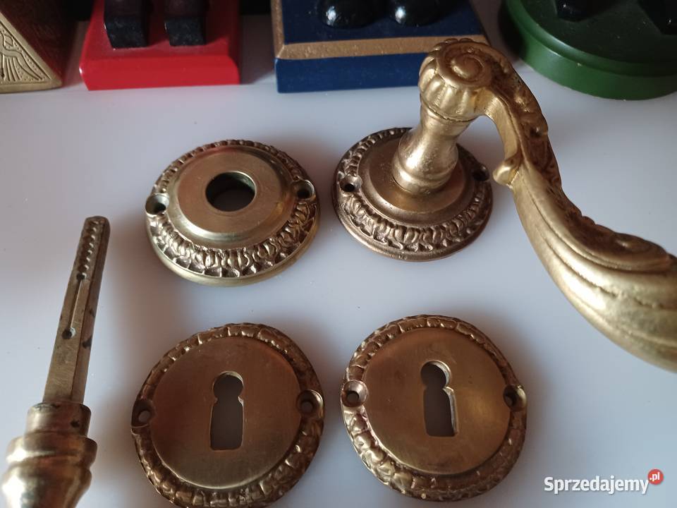 Mosiężny komplet klamek z rozetami Poznań