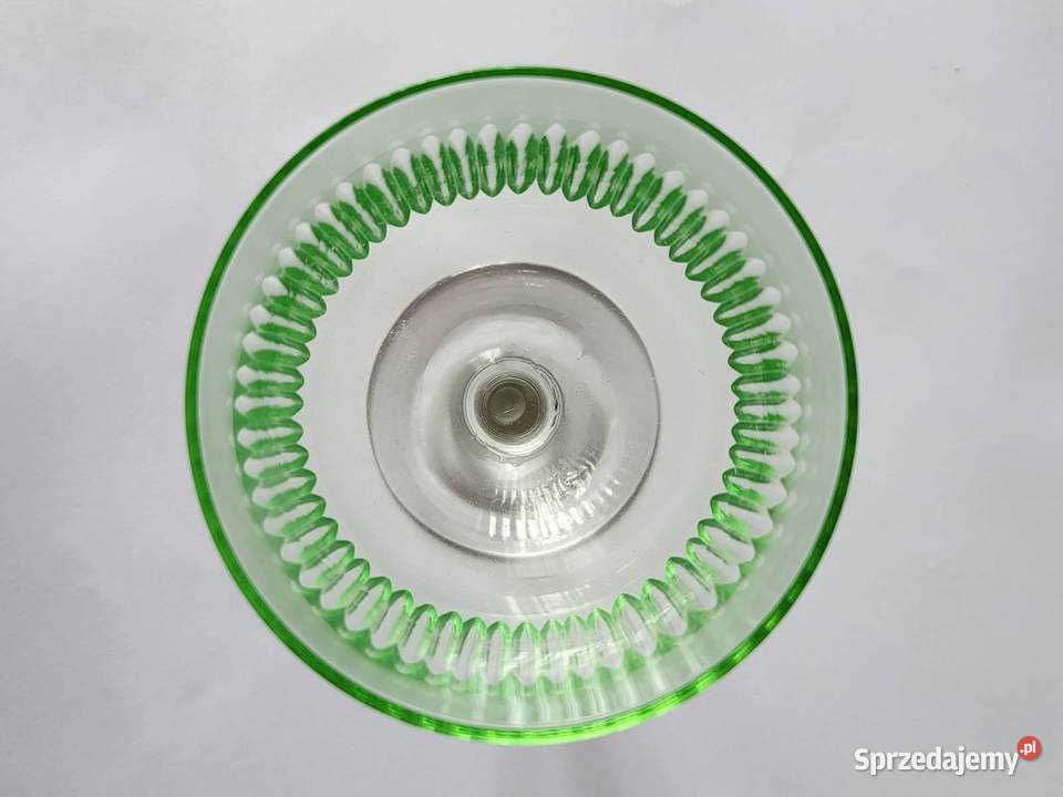 Kieliszki uranowe ładny szlif Gdańsk