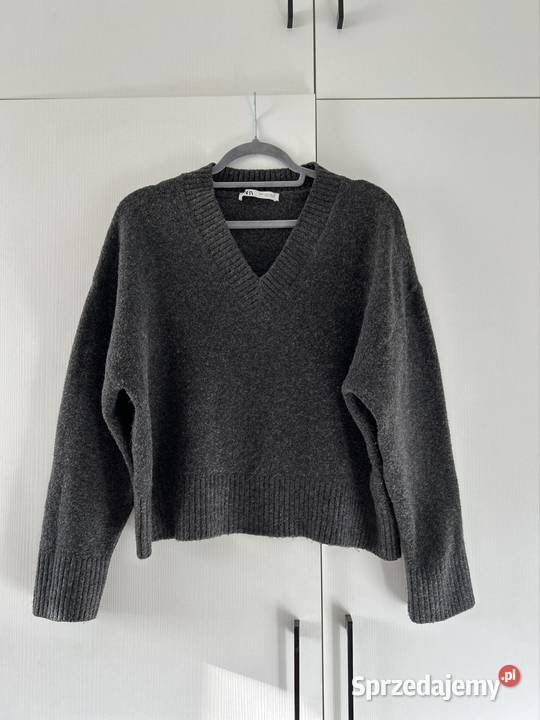 Sweter Zara S sweter dekolt w serek Zara S Wyszków