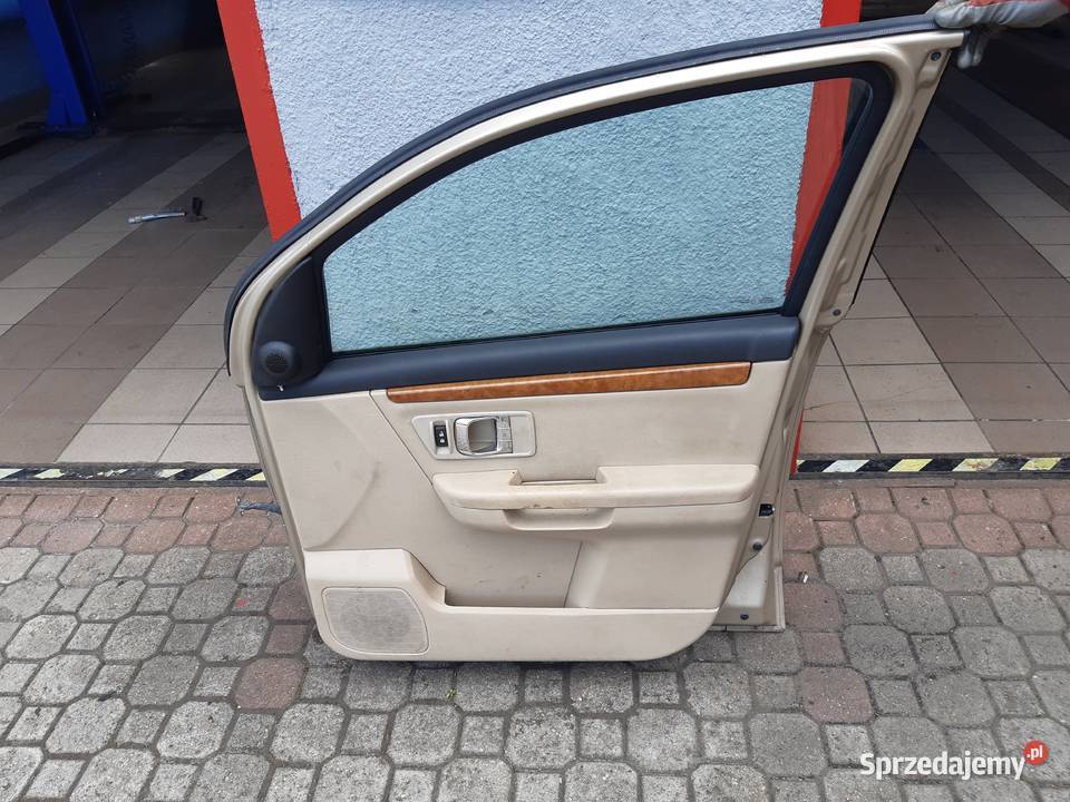 Suzuki XL7 36 0709 drzwi przód prawy Rumia