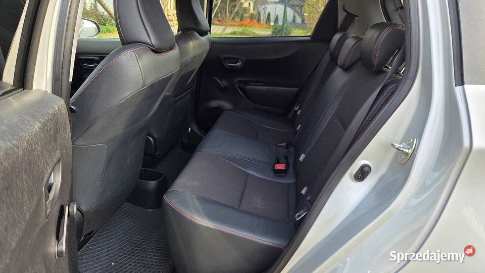 Toyota Yaris Automat Polski Salon szyberdach Samochody osobowe Gdańsk