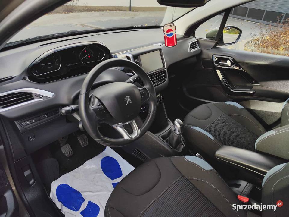 Peugeot 208 16 Benzyna LED Czujniki Navi 139000km Lublin