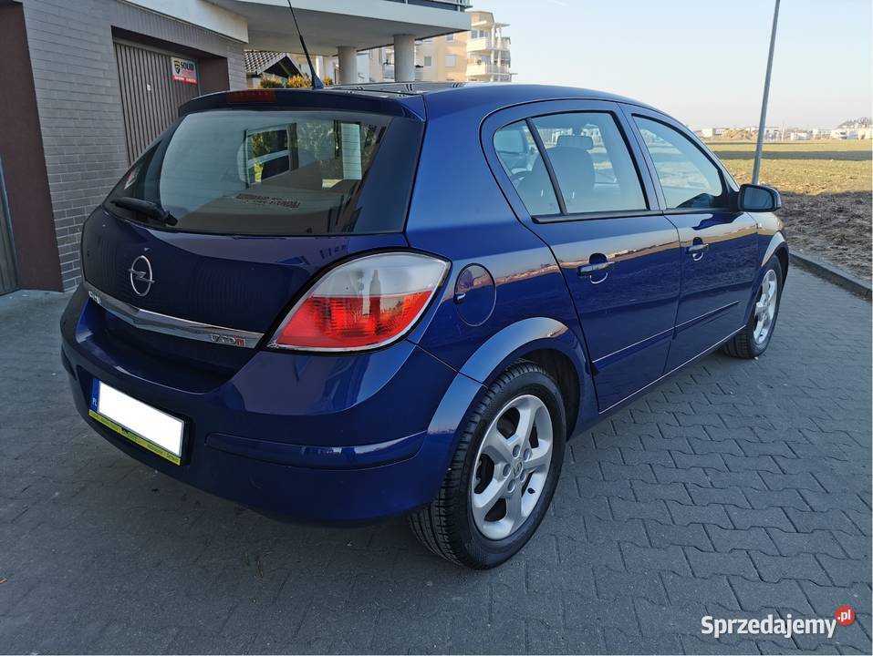 Opel Astra 04r 17CDTI 101 stan wzorowyklimanowy