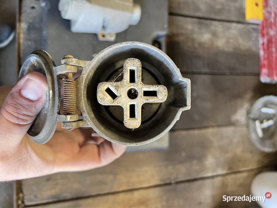 Gniazda siłowe stary typ 500v 32A 380V 32A