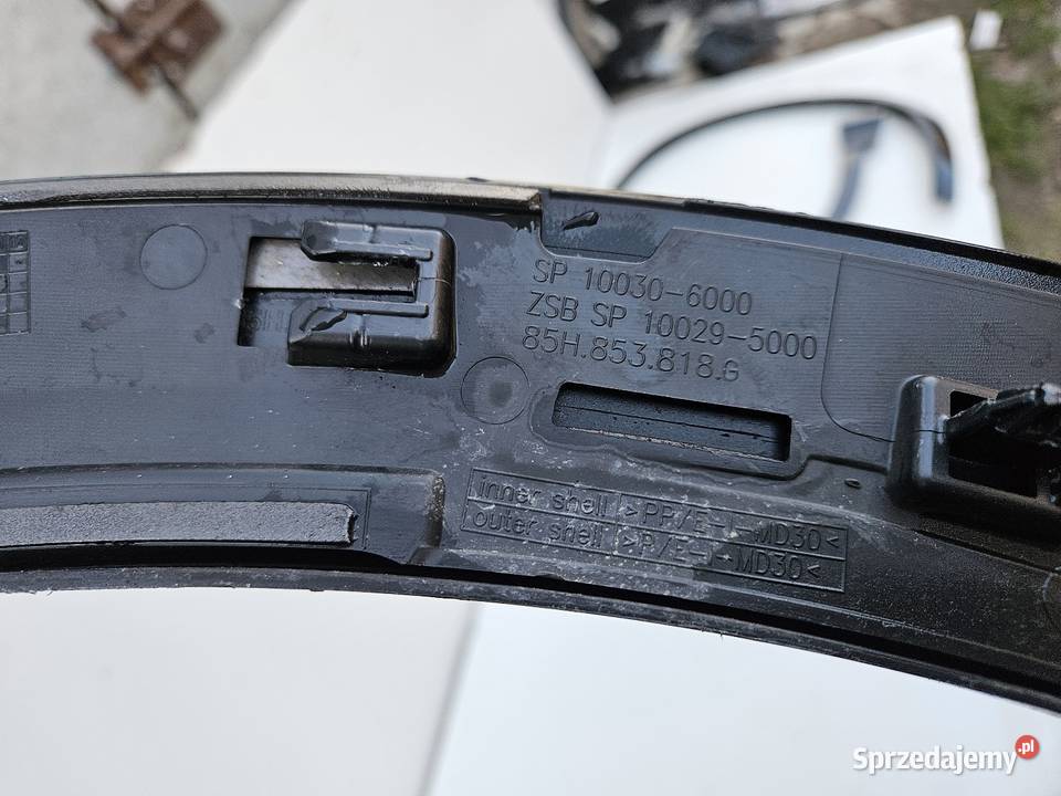 AUDI Q6 ETRON LISTWA BŁOTNIKA PRAWY TYŁ PRAWA Listwy i nakładki Międzychód