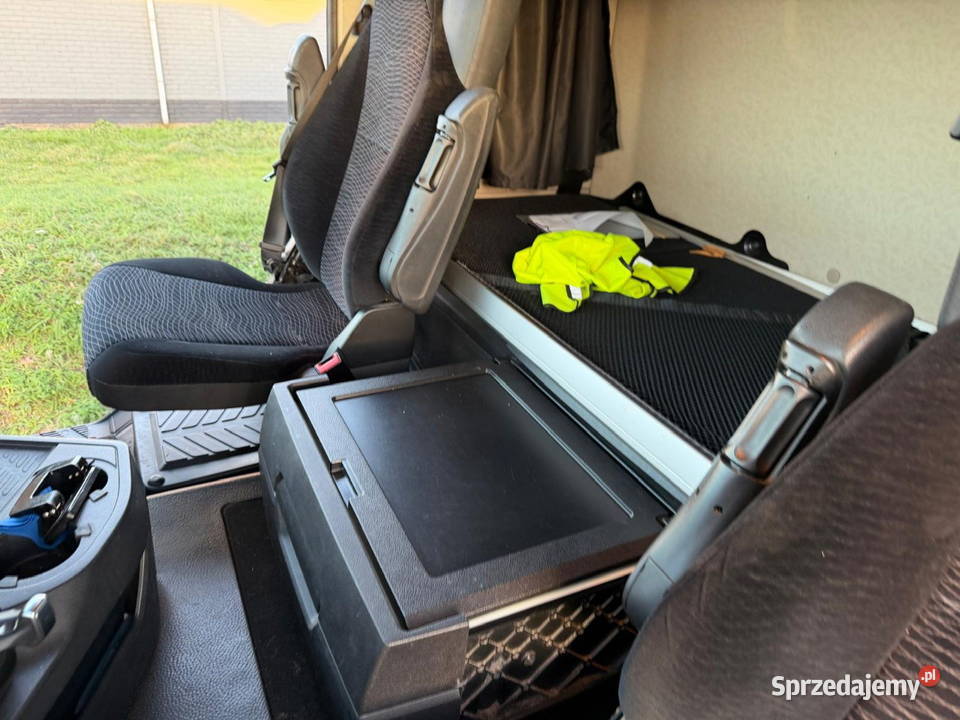 Mercedes chlodnia z sypialna kabina automatyczna Warszawa