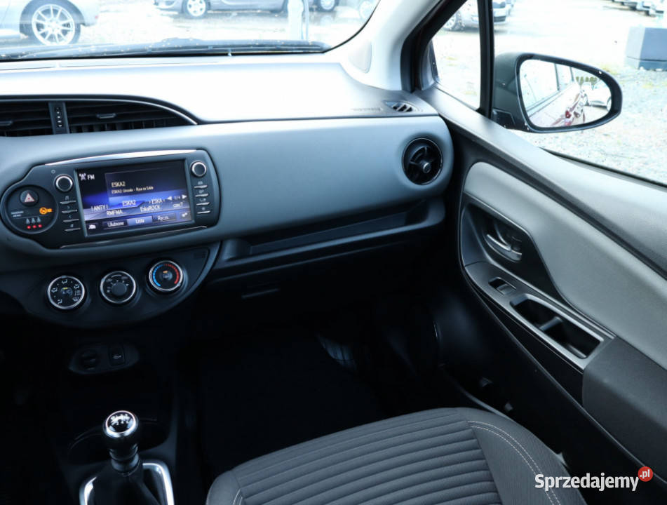 Toyota Yaris 15 Dual VVTi światła przeciwmgielne Piaseczno