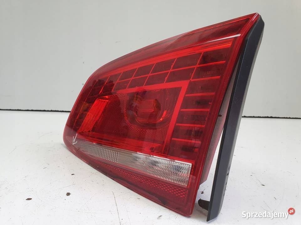 VW Passat B7 sedan 1014 TYLNA LAMPA PRAWA W