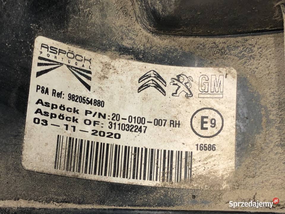LAMPA PRAWY TYŁ PEUGEOT PARTNER IV 9820554880 Części samochodowe sprzedam
