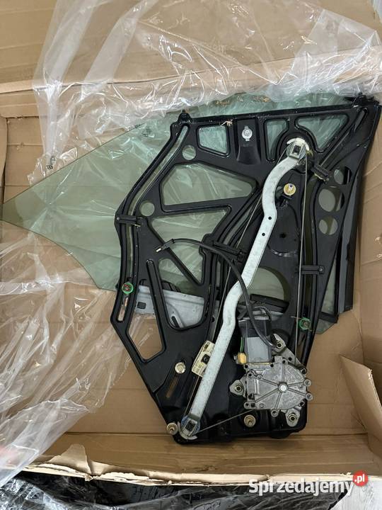 Mercedes CLK W208 szyba tył z uszczelką Płock