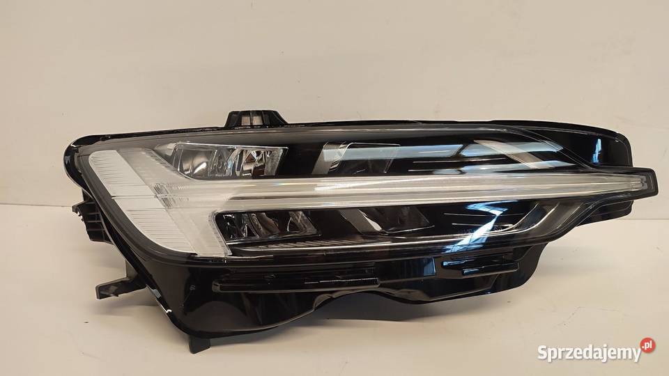 VOLVO V60 LAMPA PRAWY PRZÓD 32314157 ANGLIK RHD