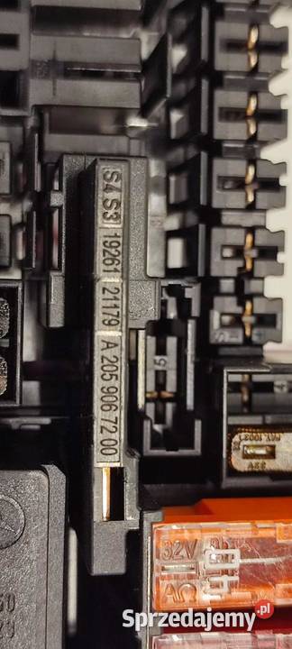 MERCEDES GLC W253 X253 SKRZYNKA BEZPECZNIKÓW