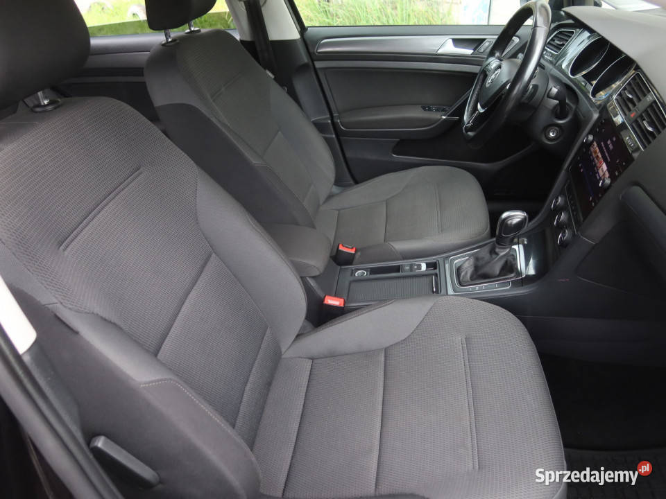 VW Golf 15 TSI sprzedam